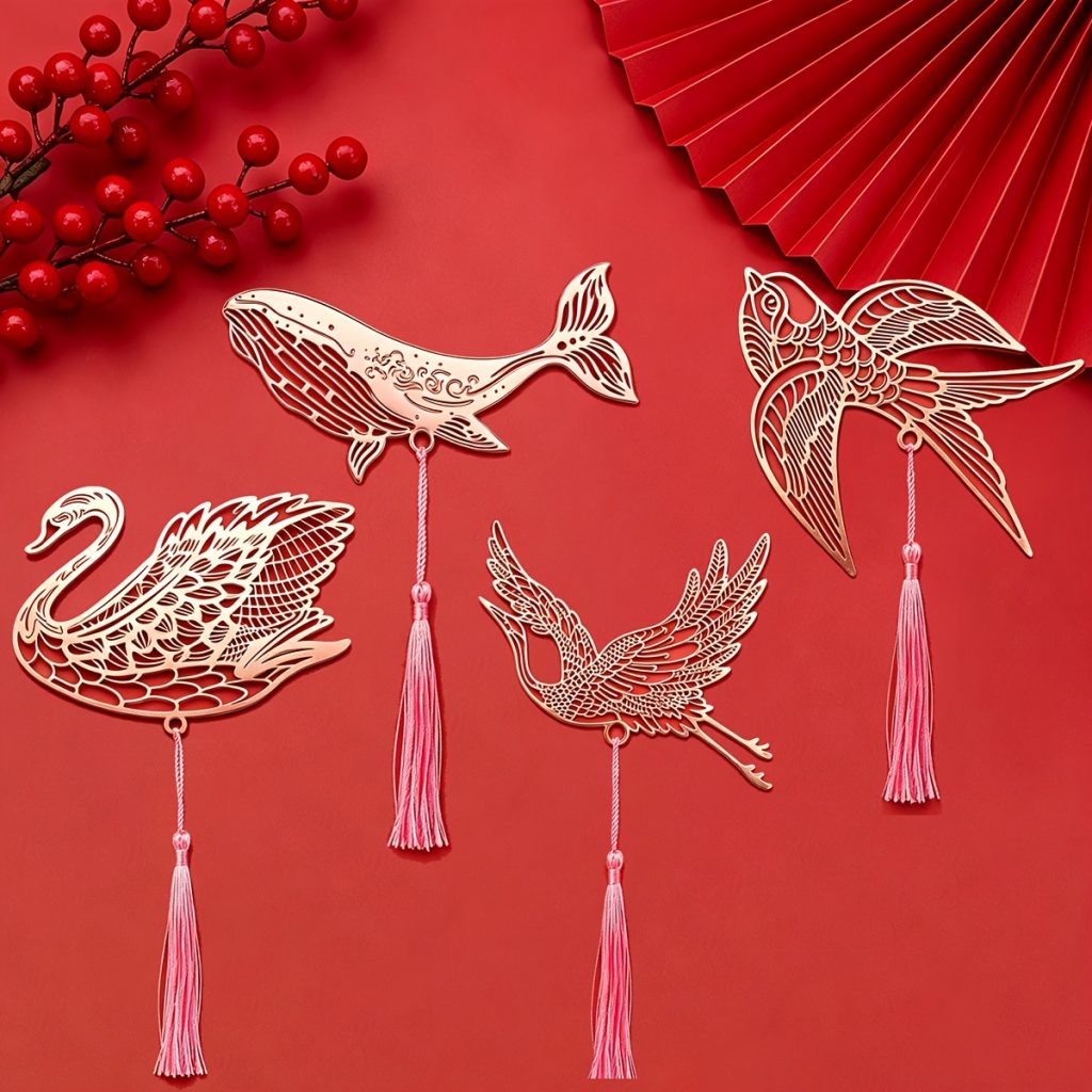 1pc/4pcs Metal Bookmark, Classical Style Hollow Bookmark for Son and Daughter, Exquisite Animal Shapes with Tassel, for Friends, Family, Colleagues, Birthday Gift, Teacher's Day Gift