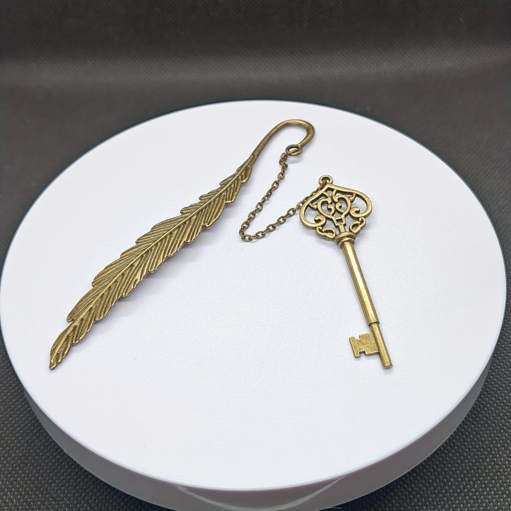 Set of 3 Victorian Style Metal Feather Bookmarks | Vintage Distressed Page Clips Set | Detachable Key Pendant Charm | European Court-Style Openwork Carved Artistic Gift