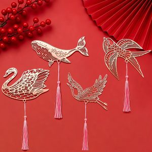 1pcu002F4pcs Metal Bookmark, Classical Style Hollow Bookmark for Son and Daughter, Exquisite Animal Shapes with Tassel, for Friends, Family, Colleagues, Birthday Gift, Teacher's Day Gift